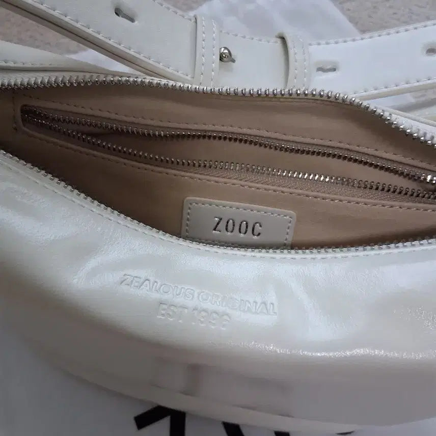 [BUNJANG] Zooc Hobo Bag Ivory Shoulder/Crossbody Bag / 주크  호보백 아이보리(새상품)