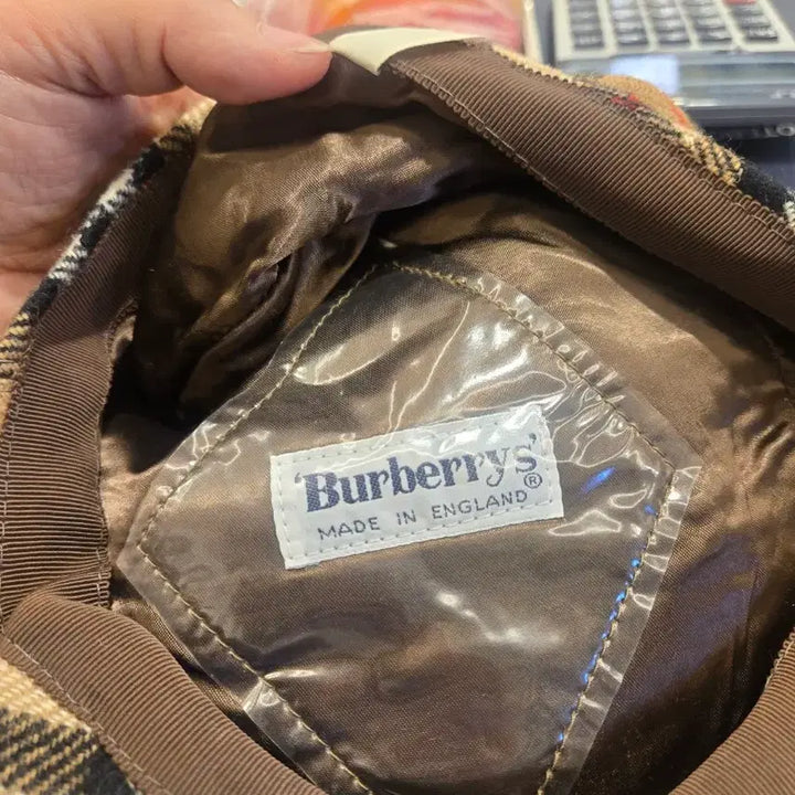 [BUNJANG] Burberry-Inspired Plaid Hunting Cap / 버버리st 체크 헌팅캡