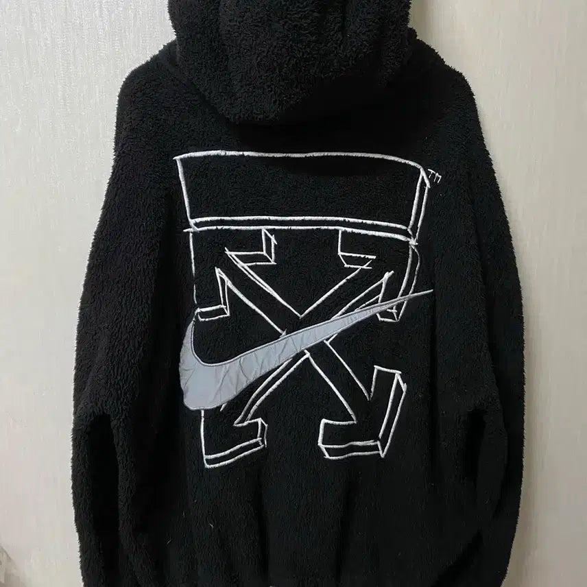[SOLD OUT] 오프화이트 X 나이키 플리스 후드 집업 블랙