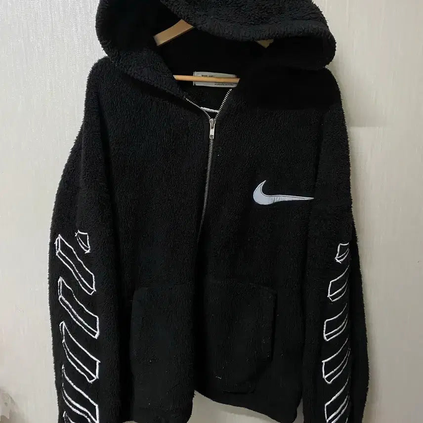 [SOLD OUT] 오프화이트 X 나이키 플리스 후드 집업 블랙