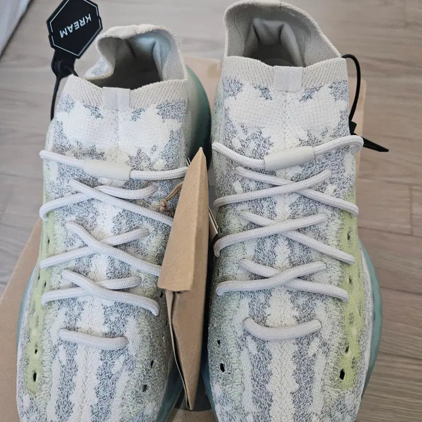 [BUNJANG] Adidas Yeezy Boost 380 Alien Blue Reflective Sneakers Size 280 / 이지 부스트 380 에일리언 블루 280사이즈