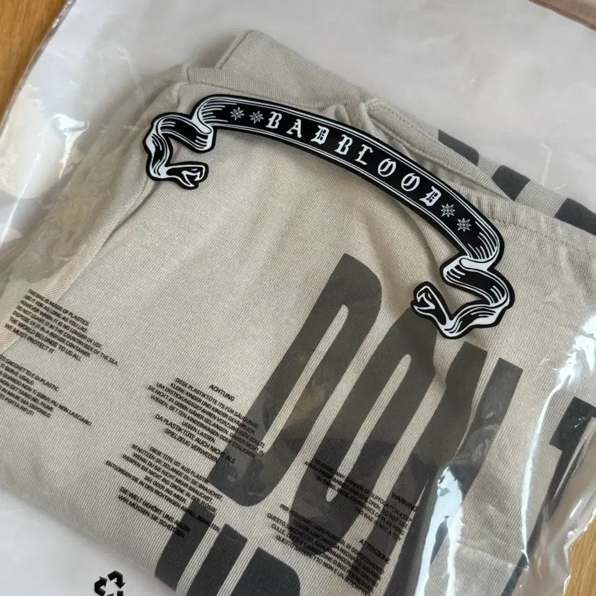 [SOLD OUT] 배드블러드 보트넥 루즈핏 티 롱슬리브 샌드