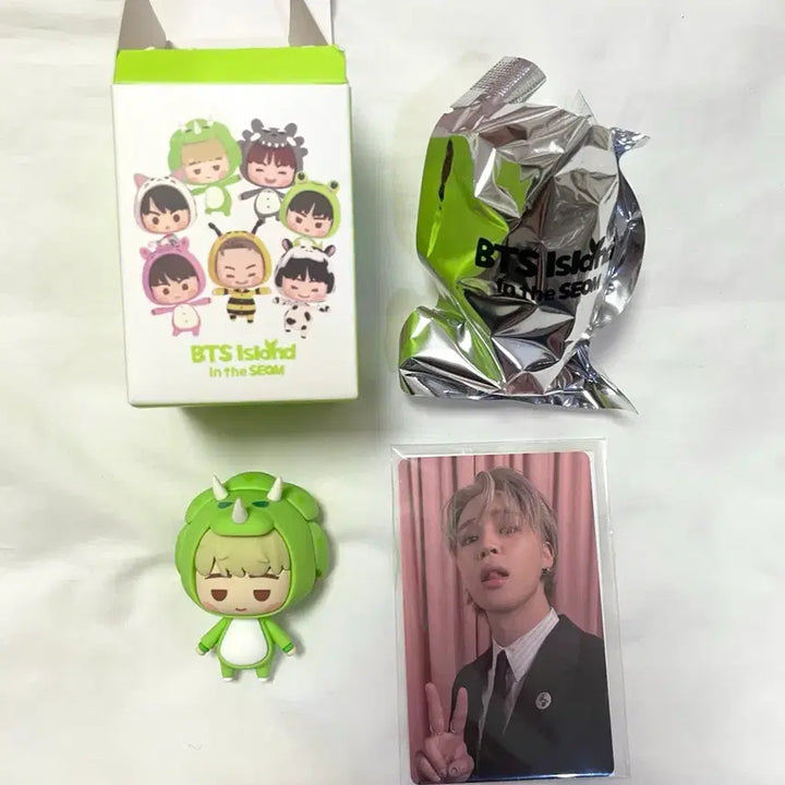 [BUNJANG] BTS Jimin In The SOOP Magnet Figure + Muse POB Photocard / 인더섬 마그넷 피규어 럭드 + muse 지민 포카 방탄 얼리버드 뮤즈