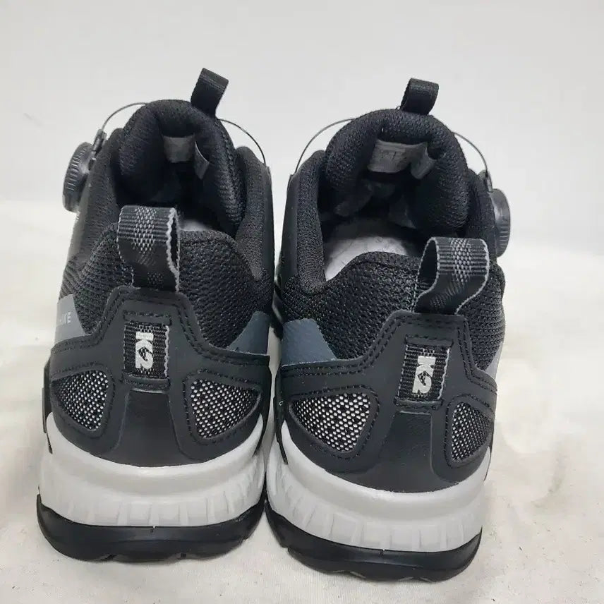 [SOLD OUT] K2 트레킹화 등산화 정품 250사이즈 미사용