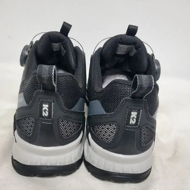 [SOLD OUT] K2 트레킹화 등산화 정품 250사이즈 미사용