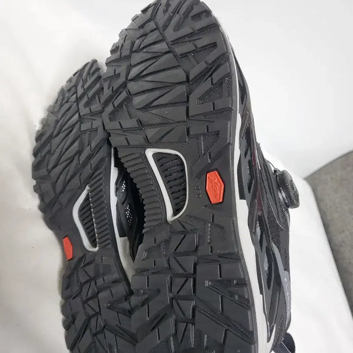[SOLD OUT] K2 트레킹화 등산화 정품 250사이즈 미사용