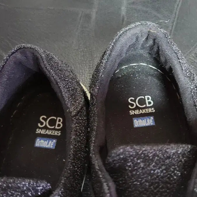 [BUNJANG] SCB 블랙 글리터 큐빅 벨크로 스니커즈 / SCB 블랙 글리터 큐빅 벨크로 스니커즈