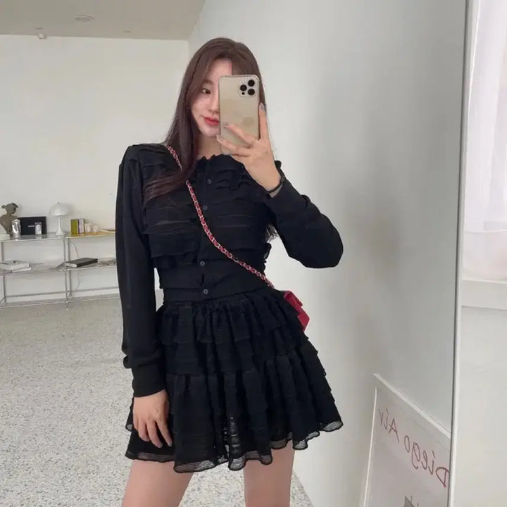 [BUNJANG] Limilimi Wave Ruffle Cardigan + Skirt Two-Piece Set Black / 리미리미 웨이브 캉캉 가디건+스커트 투피스 블랙
