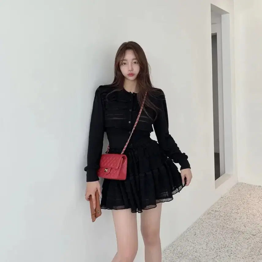 [BUNJANG] Limilimi Wave Ruffle Cardigan + Skirt Two-Piece Set Black / 리미리미 웨이브 캉캉 가디건+스커트 투피스 블랙