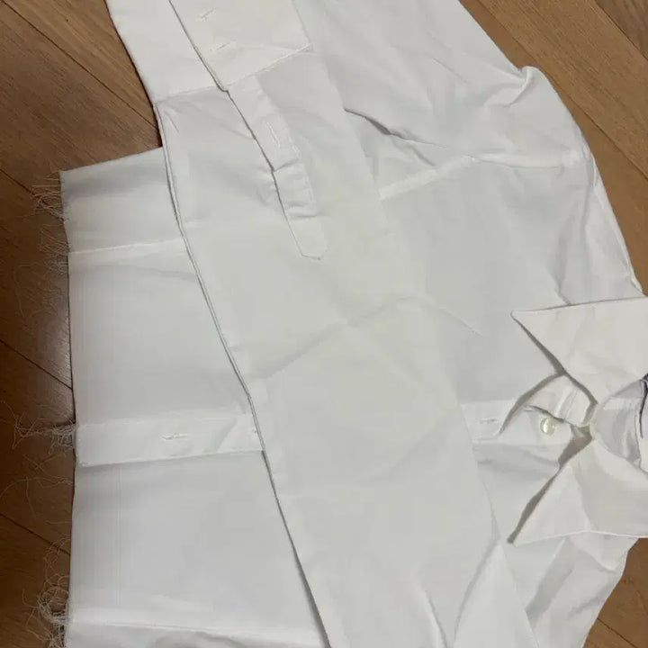 [BUNJANG] bohemseo Crop Shirt / 보헴서 데미지 [크롭 셔츠] 보헤미안서울 bohemseo