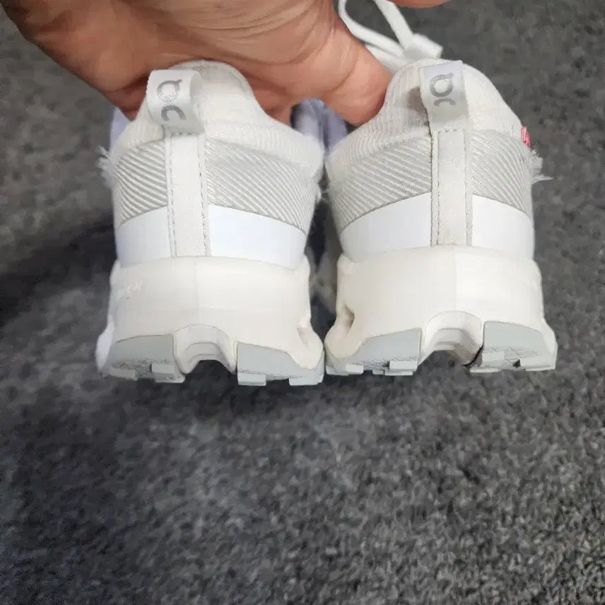 [SOLD OUT] 여성 온 러닝 클라우드호라이즌 워터프루프 아이보리 아이스 230사이즈