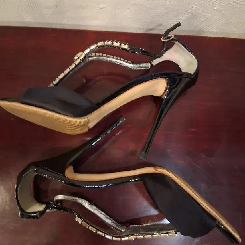 [BUNJANG] Giuseppe Zanotti Black Leather Heel Sandals / 쥬세페자노티 블랙 힐 샌들