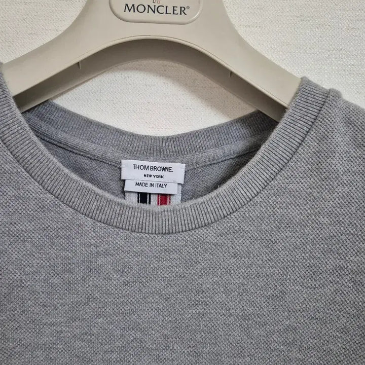 [BUNJANG] Thom Browne Three-Stripe Tab Short-Sleeve T-Shirt Grey / 톰브라운 삼선 탭 반팔 티셔츠 그레이 (정품)