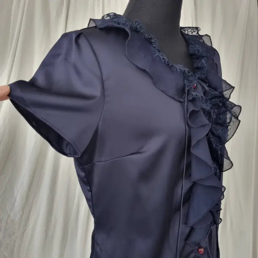 [BUNJANG] PRELIN Ruffle Lace Short-Sleeve Blouse Navy / 러플 레이스 반팔 블라우스 네이비
