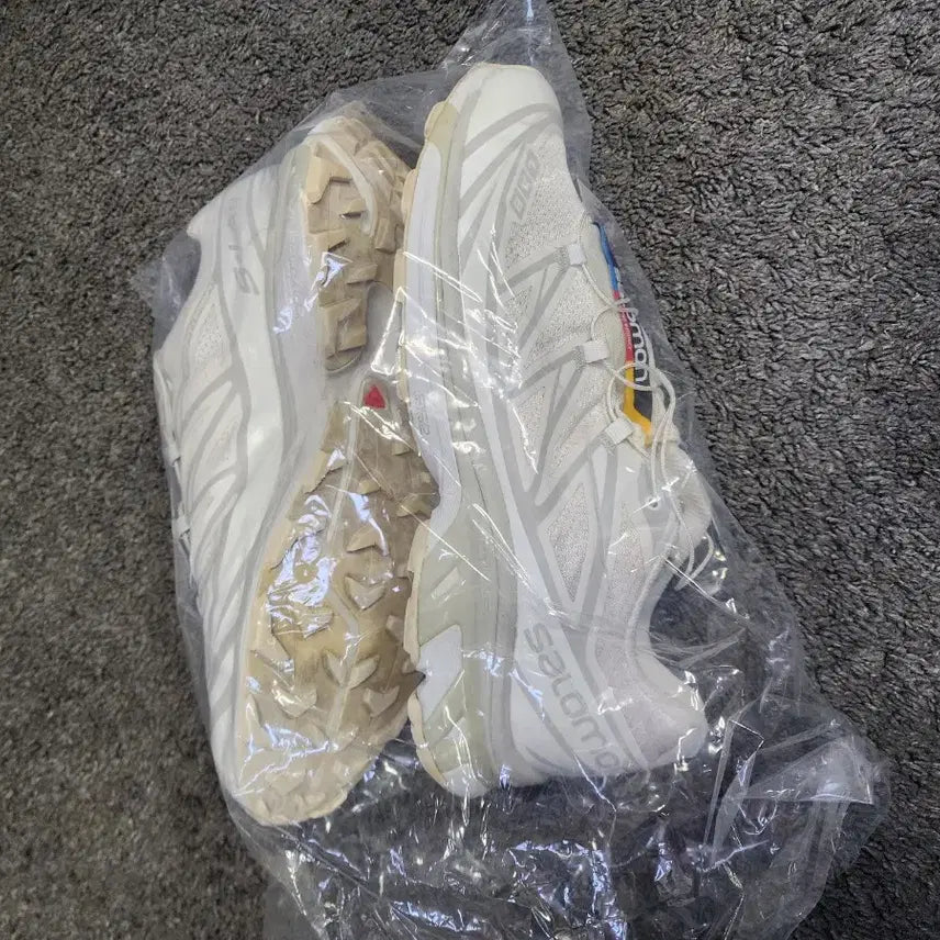 [BUNJANG] Salomon XT-6 White Sneakers / 살로몬 XT-6 화이트  285사이즈