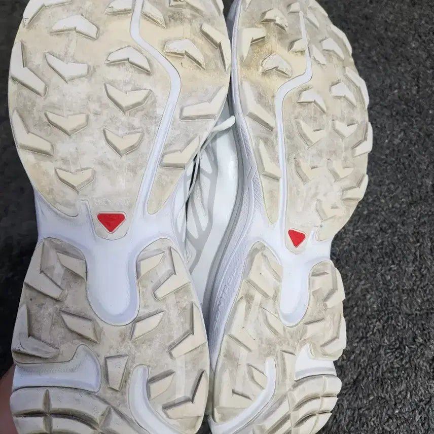 [BUNJANG] Salomon XT-6 White Sneakers / 살로몬 XT-6 화이트  285사이즈