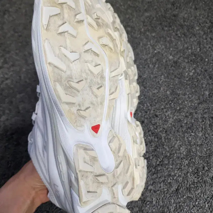 [BUNJANG] Salomon XT-6 White Sneakers / 살로몬 XT-6 화이트  285사이즈