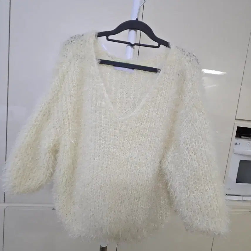[BUNJANG] Angora V-Neck Knit Ivory / 아이보리 브이넥 앙고라 니트
