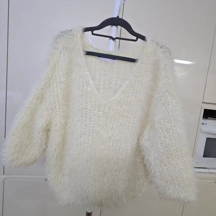 [BUNJANG] Angora V-Neck Knit Ivory / 아이보리 브이넥 앙고라 니트