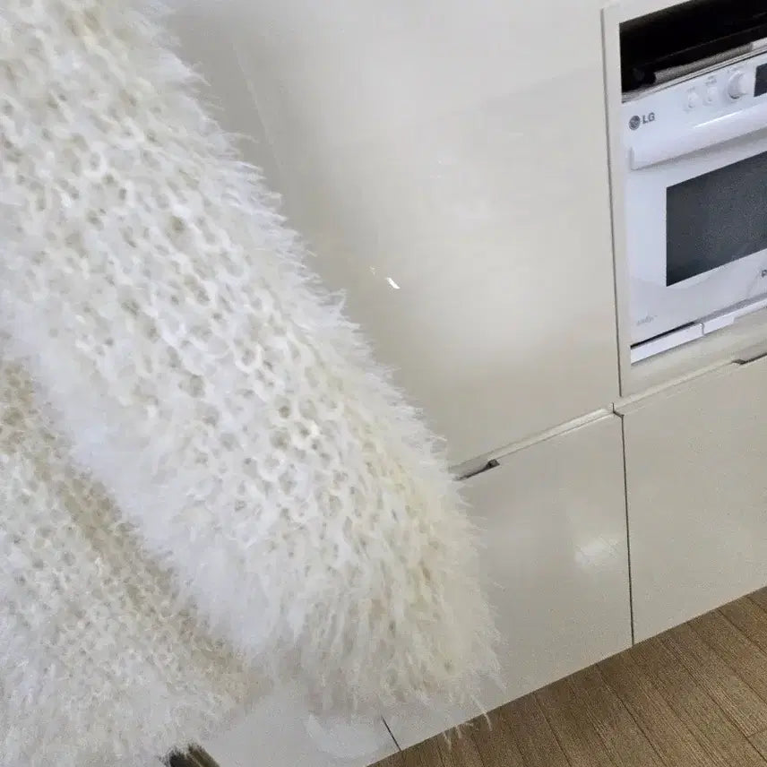 [BUNJANG] Angora V-Neck Knit Ivory / 아이보리 브이넥 앙고라 니트