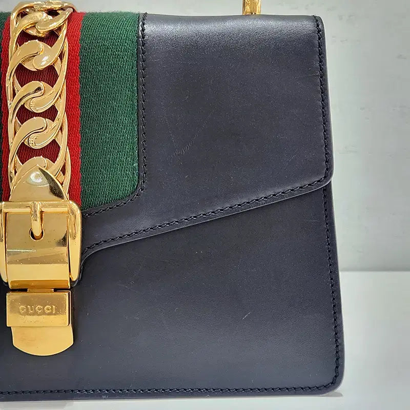 [BUNJANG] Gucci Sylvie Small Shoulder Bag / 구찌 실비 스몰 숄더백 421882