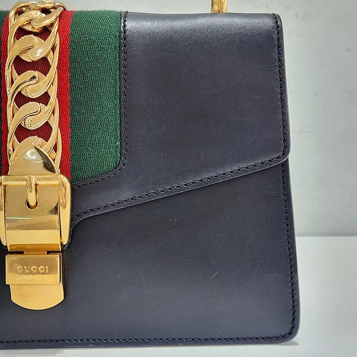 [BUNJANG] Gucci Sylvie Small Shoulder Bag / 구찌 실비 스몰 숄더백 421882