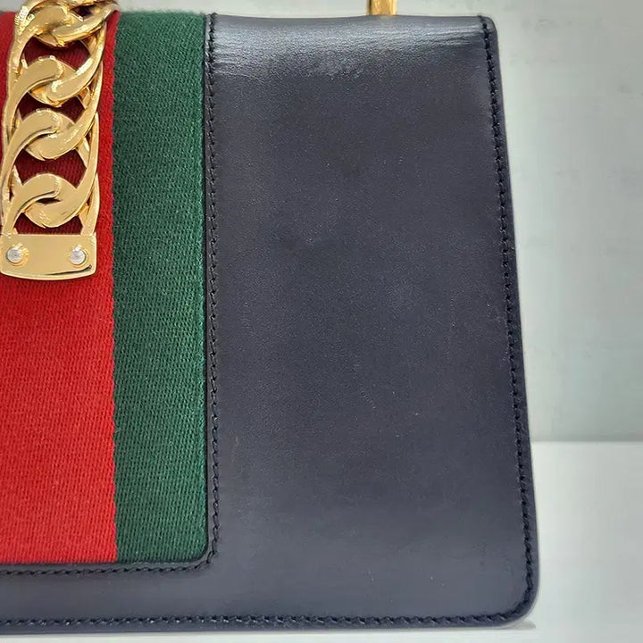 [BUNJANG] Gucci Sylvie Small Shoulder Bag / 구찌 실비 스몰 숄더백 421882
