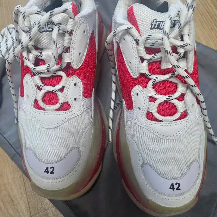 [BUNJANG] Balenciaga Triple S White/Red Sneakers / 발렌시아가 트리플S 화이트/레드 42사이즈
