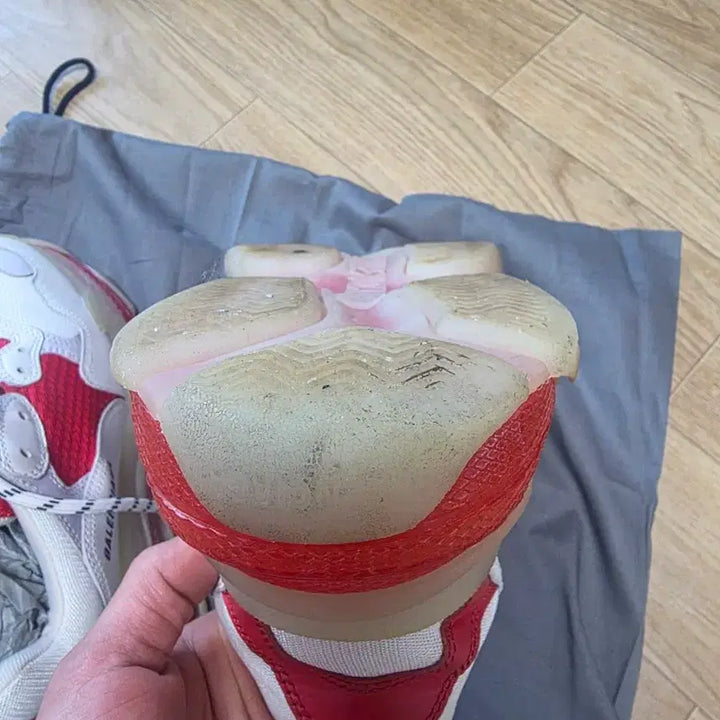 [BUNJANG] Balenciaga Triple S White/Red Sneakers / 발렌시아가 트리플S 화이트/레드 42사이즈