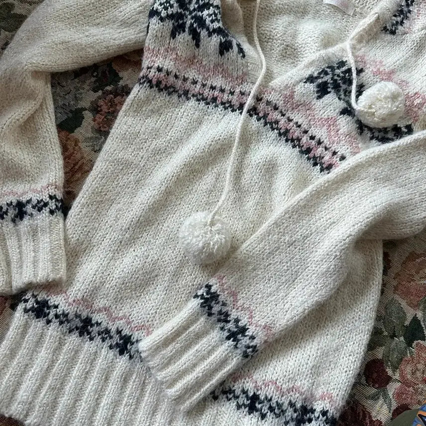 [BUNJANG] Lizlisa Pom Pom Hooded Knit / 리즈리사 폼폼후드니트