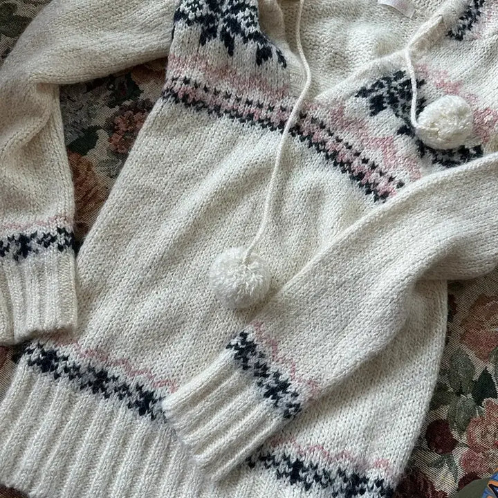 [BUNJANG] Lizlisa Pom Pom Hooded Knit / 리즈리사 폼폼후드니트