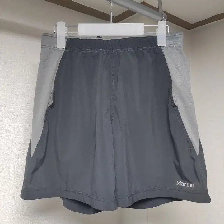 [SOLD OUT] 마모트 스판 러닝 반바지 S (30-32)