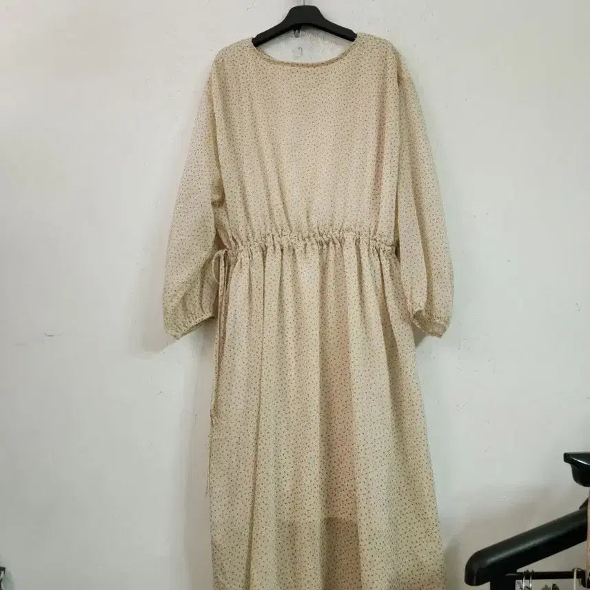 [BUNJANG] Ivory Floral Long Dress / 아이보리 잔꽃 롱 원피스 끈 Free