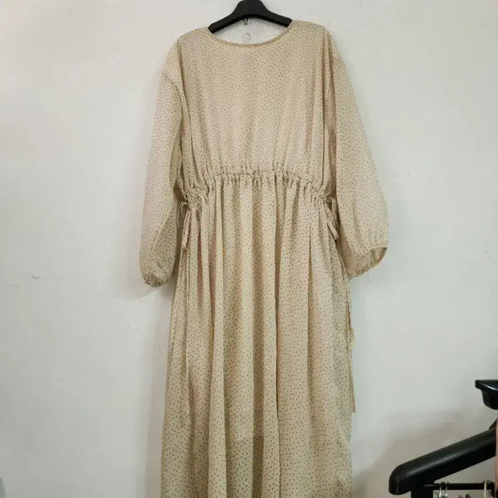 [BUNJANG] Ivory Floral Long Dress / 아이보리 잔꽃 롱 원피스 끈 Free