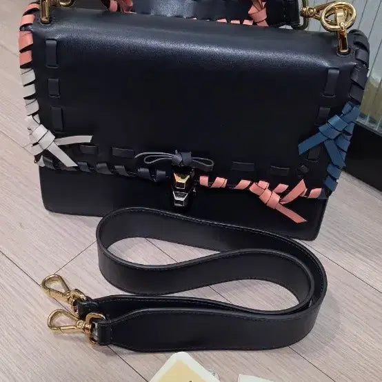 [BUNJANG] Fendi Kan I Shoulder Bag / 펜디 칸아이 숄더백 정품