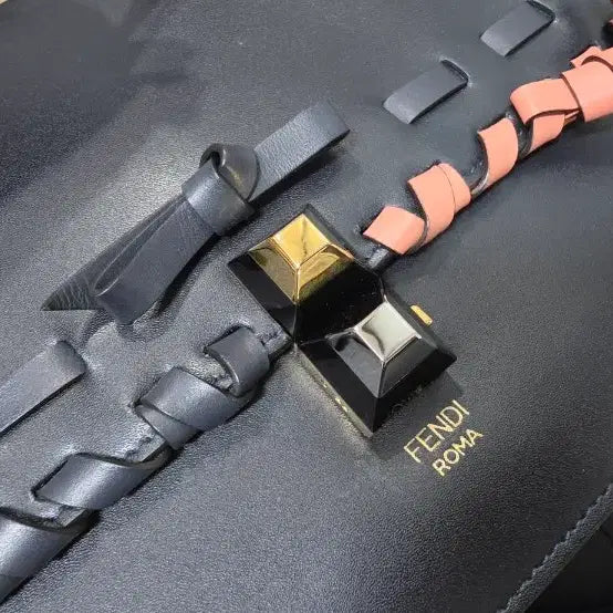 [BUNJANG] Fendi Kan I Shoulder Bag / 펜디 칸아이 숄더백 정품