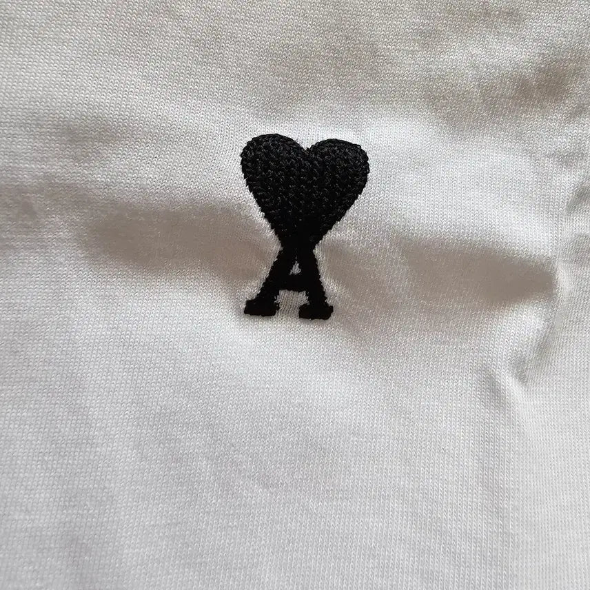 [BUNJANG] AMI Small Heart Short Sleeve T-Shirt / 아미 스몰 하트 반팔 티셔츠