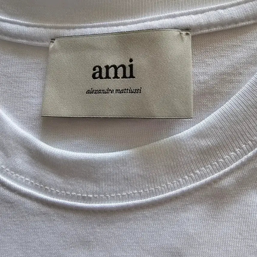 [BUNJANG] AMI Small Heart Short Sleeve T-Shirt / 아미 스몰 하트 반팔 티셔츠