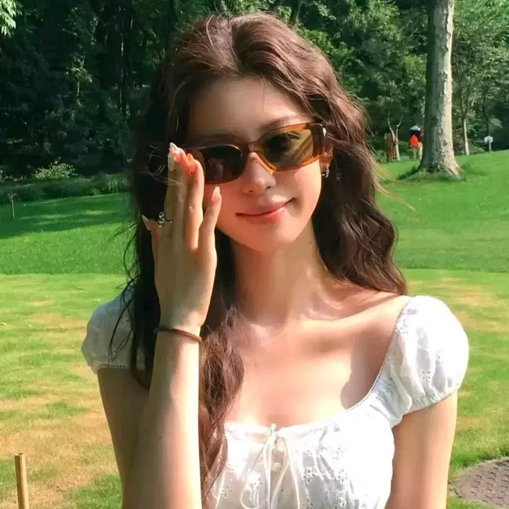 [BUNJANG] White Punching Lace Puff Sleeve T-Shirt / 화이트 펀칭 레이스 퍼프 티셔츠