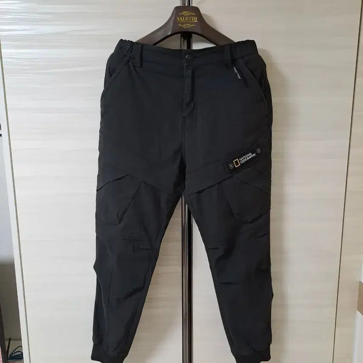 [SOLD OUT] 내셔널지오그래픽 블랙 카고 조거팬츠