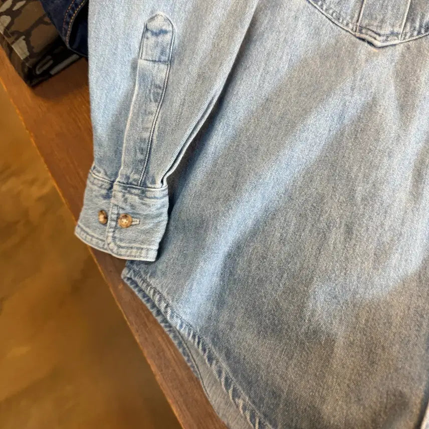 [BUNJANG] Old Gap Canada Two Pocket Denim Shirt / 올드 갭 캐나다 생산 투포켓 데님 셔츠 S M