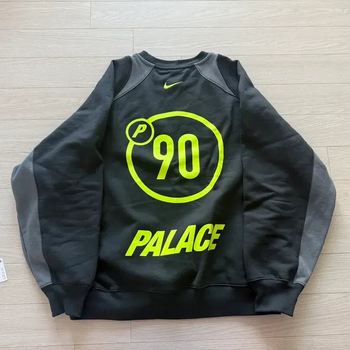 [SOLD OUT] 팔라스 x 나이키 토탈 P90 크루 블랙