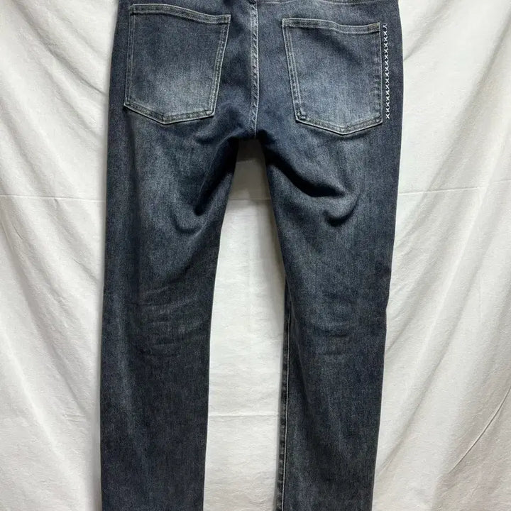 [BUNJANG] Panicale Embroidered Stitch Washed Denim Jeans / 빠니깔레 자수 스티치 스판 워시드 데님팬츠 청바지