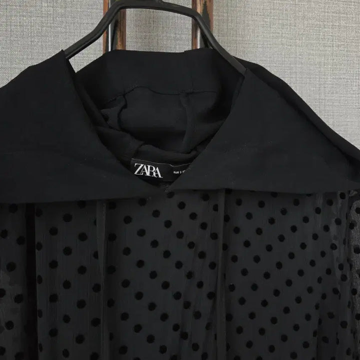 [BUNJANG] ZARA Black Polka Dot Chiffon Hooded Maxi Dress / ZARA 블랙 도트 쉬폰 후드풍성 맥시원피스