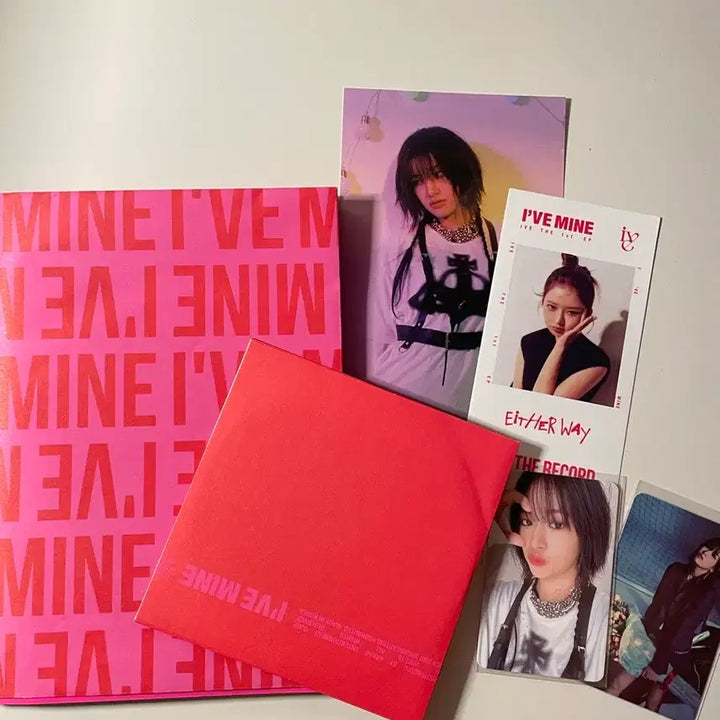 [BUNJANG] IVE MINE Album Unsealed (with POB Photocard) / 아이브 IVE MINE 개봉 앨범 (특전포카)