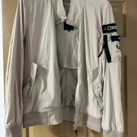 [BUNJANG] National Geographic Windbreaker Jacket / 네셔널지오그래픽 바람막이