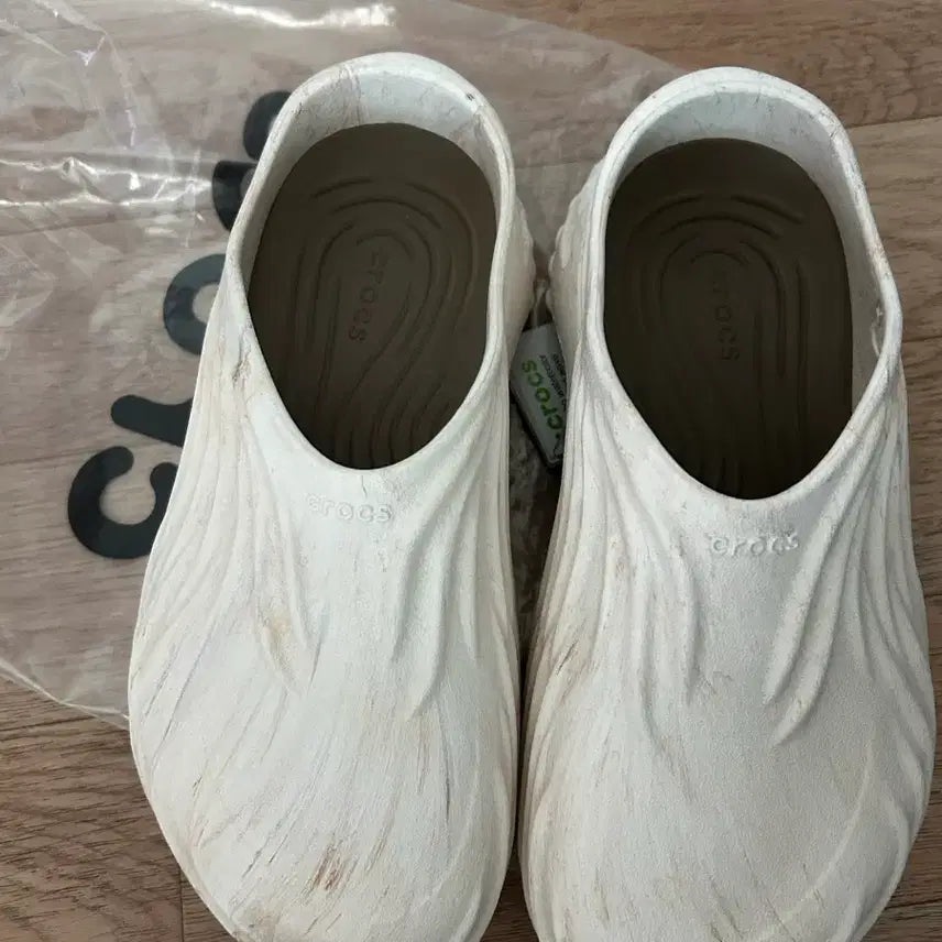 [SOLD OUT] 크록스 에코 웨이브 마블 슬리퍼 250mm
