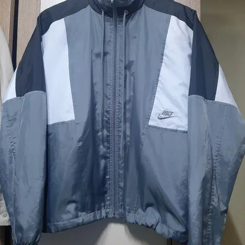 [SOLD OUT] 나이키 바람막이 S (90) 95까지도 가능