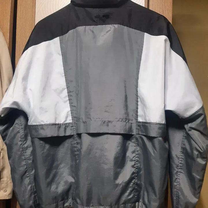 [SOLD OUT] 나이키 바람막이 S (90) 95까지도 가능