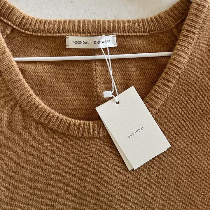 [BUNJANG] Moondal Ellen U-Neck Knit Sweater / 문달 엘렌 u넥 니트